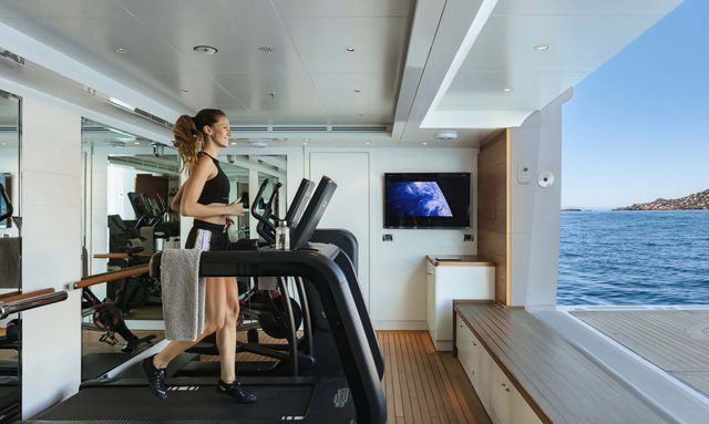 Seanna yacht Lower deck gym