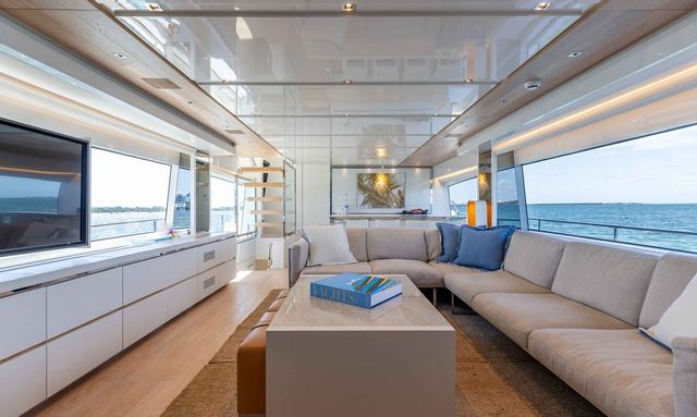 Delyla yacht Open-Plan Main Salon Views