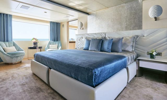 Iryna II yacht Master Suite