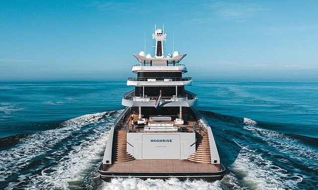 Moonrise yacht Advanced Performance