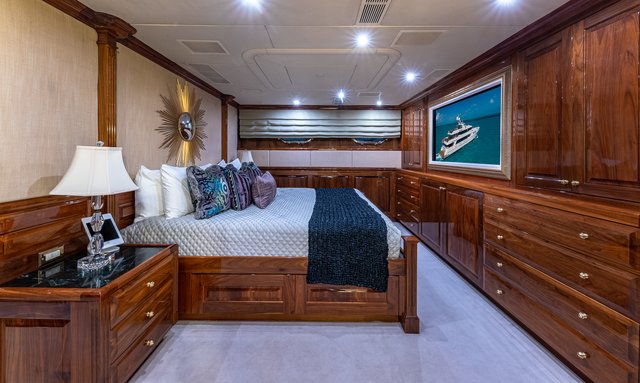 Amore yacht Master Stateroom