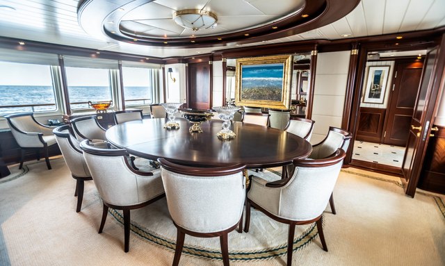 Tamteen yacht Separate Dining Room