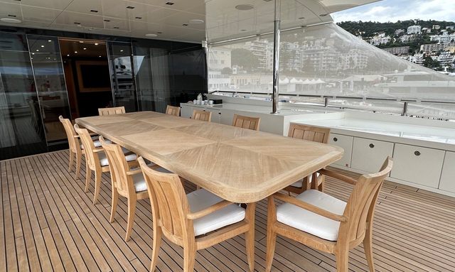 Rebels yacht Bridge Deck Dining