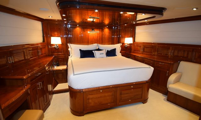 Driven yacht Owner Suite Comfort