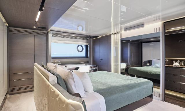 D Five yacht Luxurious Accommodations