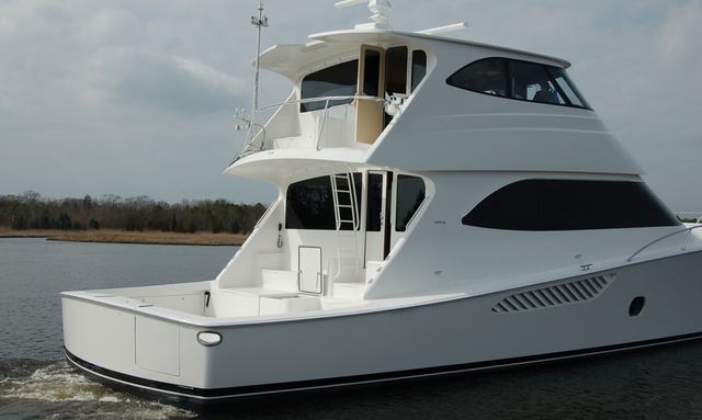 Victory yacht Sportfishing Cockpit with Mezzanine Deck