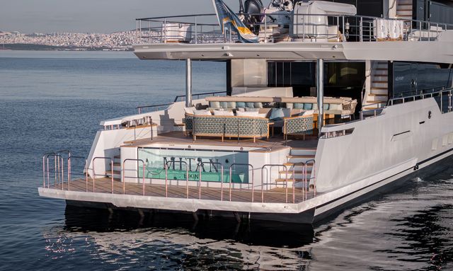 Maje yacht Full-Beam Beach Club with Glass Pool