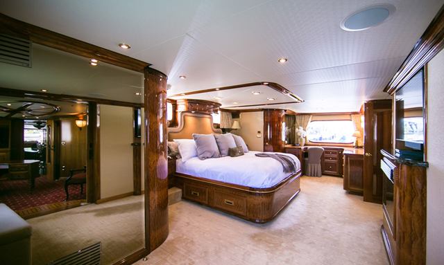 Leight Star yacht Owner's Suite Amenities