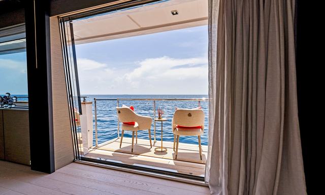 Luna yacht Fold-Out Balcony