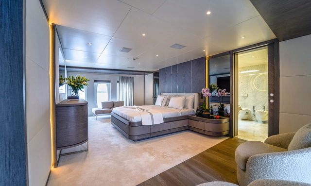 Fortuna yacht Full Beam Master Suite