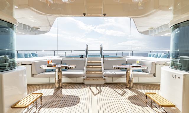 Felix yacht Deck Jacuzzi