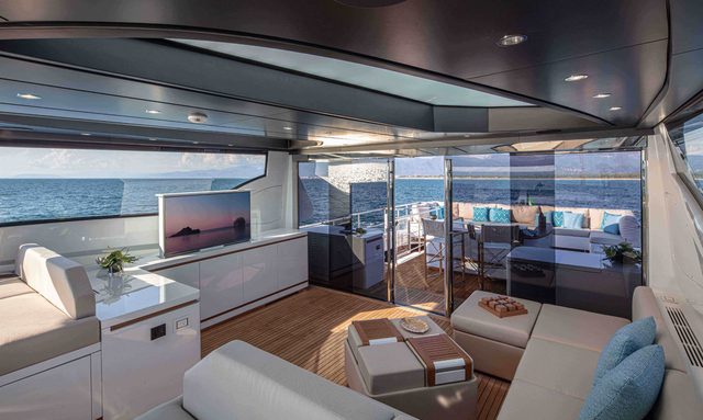 Lady K yacht Enclosed Flybridge