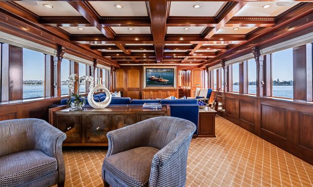 Lady Bahi yacht Dual-Zone Main Salon