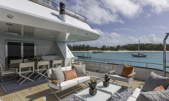 M3 yacht Al Fresco Bridge Deck