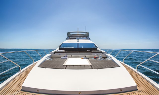 Sabi yacht Convertible Foredeck Lounge