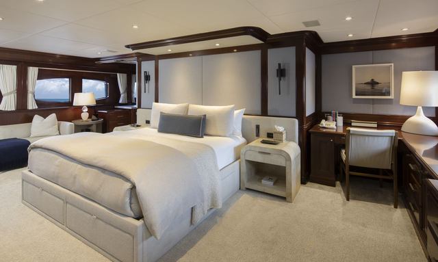 SummerDance yacht Full-Beam Master Suite