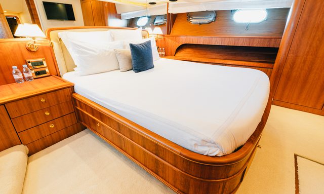 Lady Amanda yacht Full-Beam Master Cabin