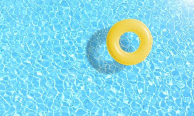 Global yacht Swimming Pool