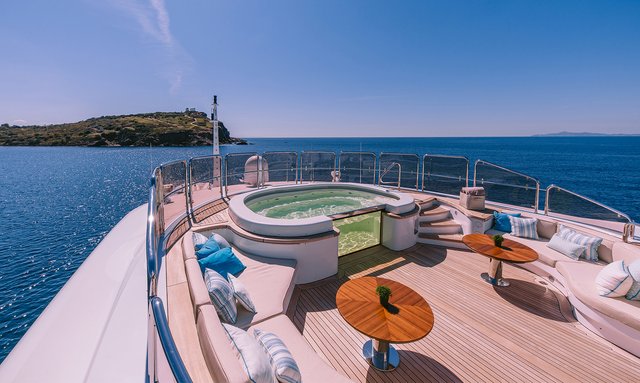 Dilara yacht Sundeck jacuzzi