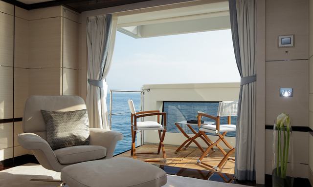 Bamboo yacht Fold-Down Owner Balconies