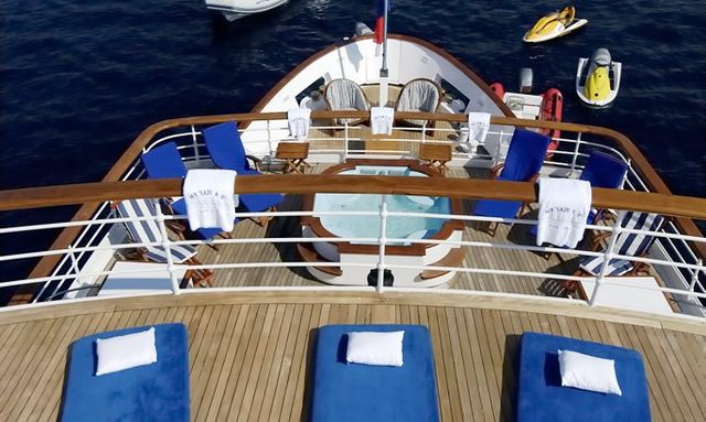 Lady K II yacht Outdoor Living