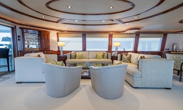 Ad Lib yacht Expansive Interior