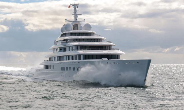 Azzam yacht Sprint Mode and Long-Range Mode