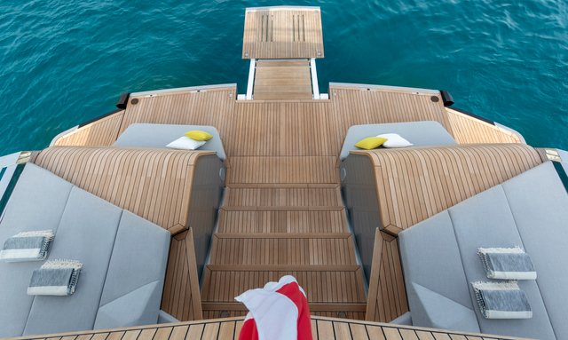 Hard 8 yacht Three-Sided Beach Club