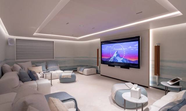 Daria I yacht Cinema Cabin