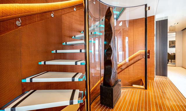 Chasseur yacht Elegant Interior Design