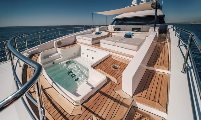 Exinity yacht Sun Deck