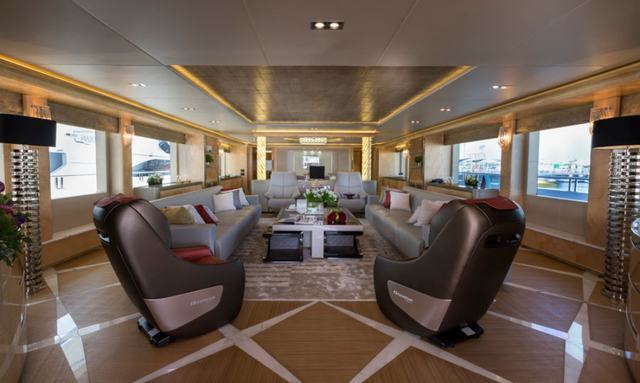 Atlantis yacht Open-Plan Saloon