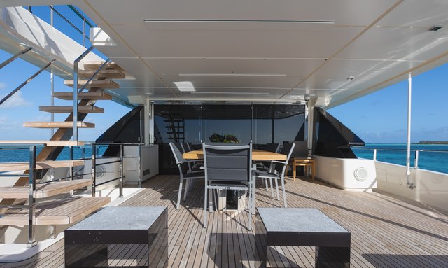 Fifi yacht Expansive Aft Deck