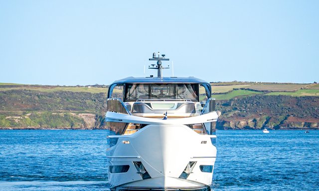 Mi Amor yacht Wave-Piercing Bow