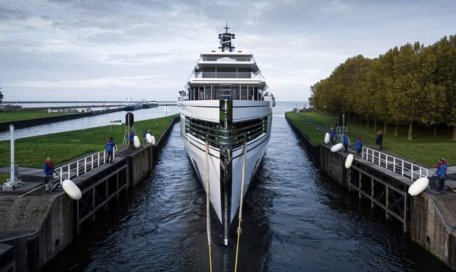 Ulysses yacht Striking Exterior