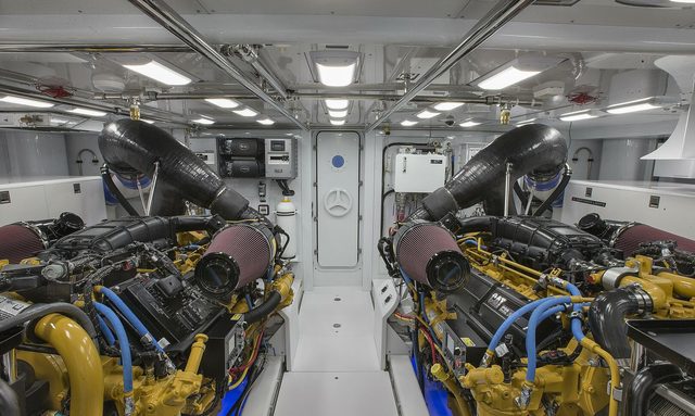 Cazador yacht Comprehensive Engine Room