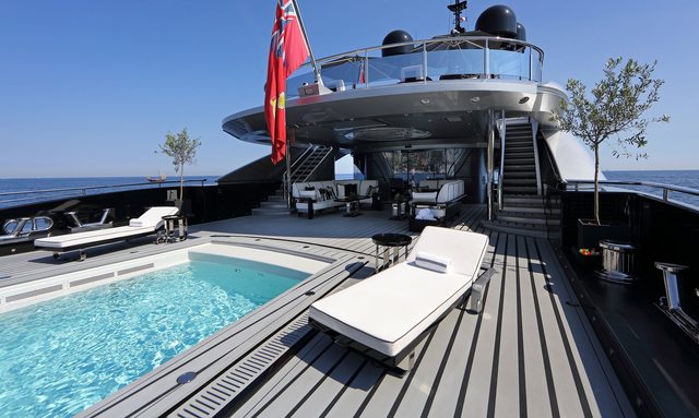 Okto yacht Swimming Pool