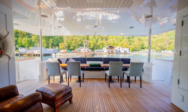Noya Hill yacht Nearly 7.5 Metres of Beam