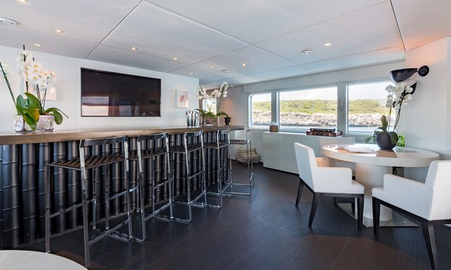 MP5 yacht Skylounge Bar