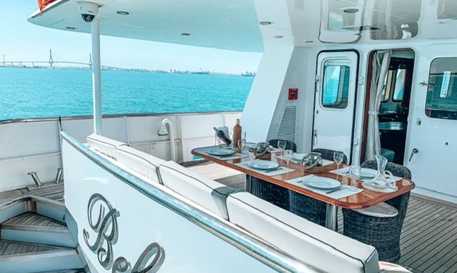 Beleza yacht Expansive Aft Deck