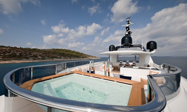 Samurai yacht Spacious Sun Deck