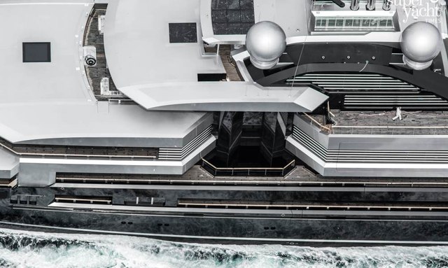 Crescent yacht Multi-Deck Atrium