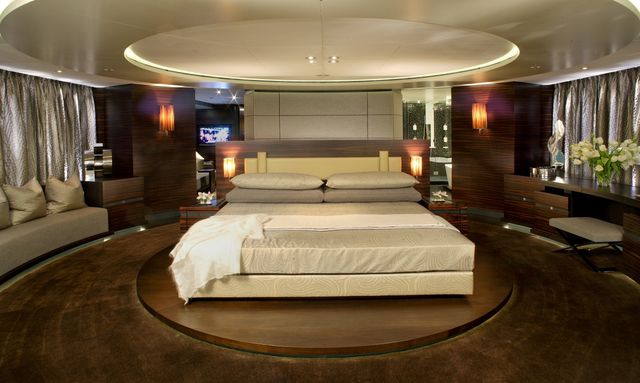 R Juniors yacht Owner's Suite