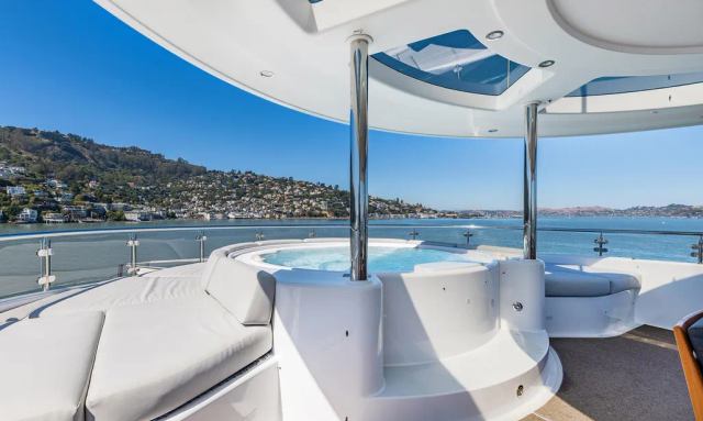 Checkmate40 yacht Jacuzzi Sundeck
