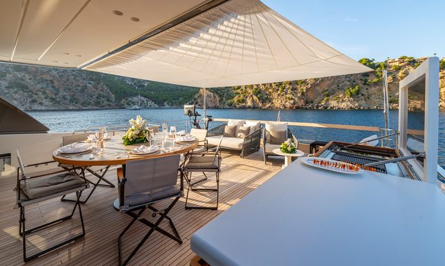 Sahasa yacht Versatile Exterior Spaces