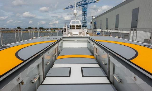 Indratus yacht Helicopter Hangar 