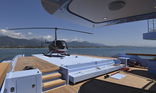 Casa F yacht Extended explorer aft deck