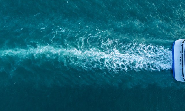 Seven yacht Shallow Draft Capability