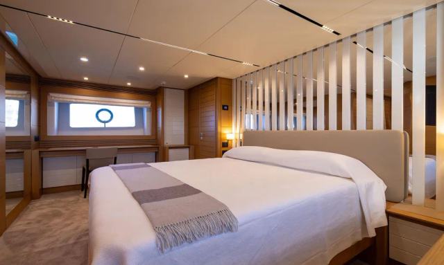 Mai Dire Mai yacht Full-Beam Owner’s Suite