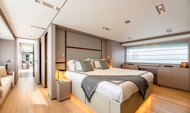 Gladius yacht On-Deck Master Stateroom